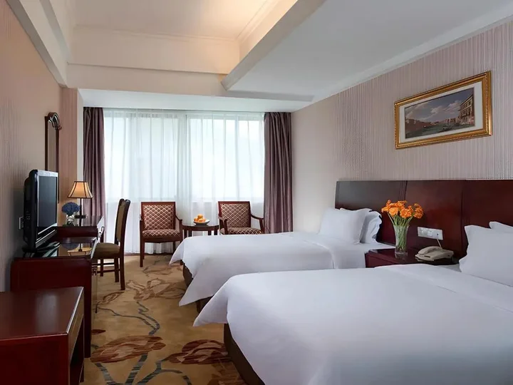 Шэньчжэнь: Vienna Hotel Shenzhen Yinhu