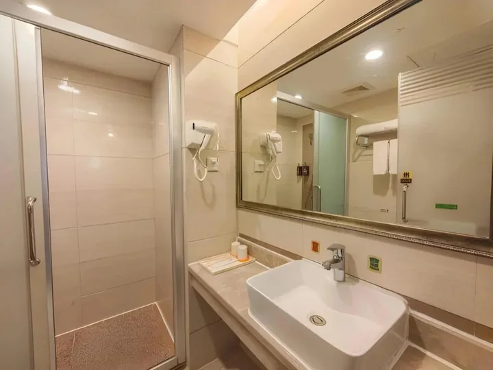 Шэньчжэнь: Vienna Hotel Shenzhen Yinhu
