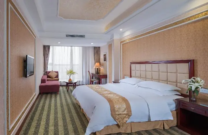 Шэньчжэнь: Vienna Hotel Shenzhen Exhibitian Center 2nd