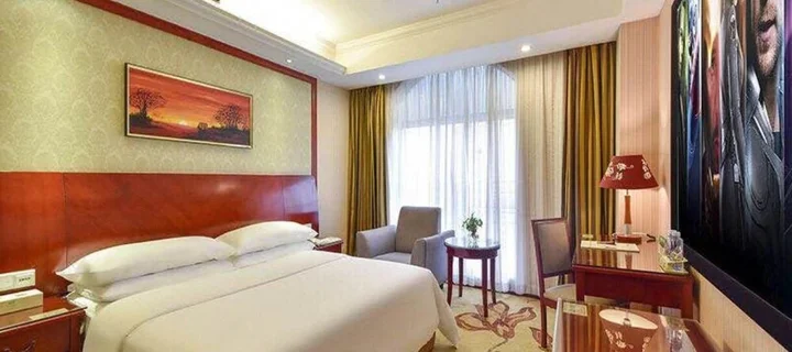 Шэньчжэнь: Vienna Hotel Shenzhen Bao'an Fanshen Metro Station