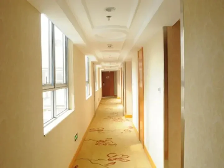 Шэньчжэнь: Vienna Hotel - Shenzhen Huazhisha Branch