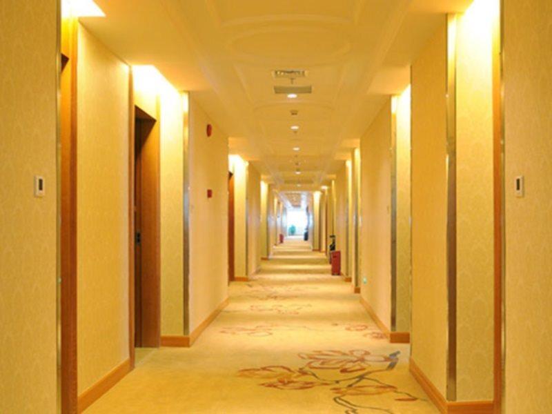 Шэньчжэнь: Vienna Hotel - Shenzhen Huazhisha Branch