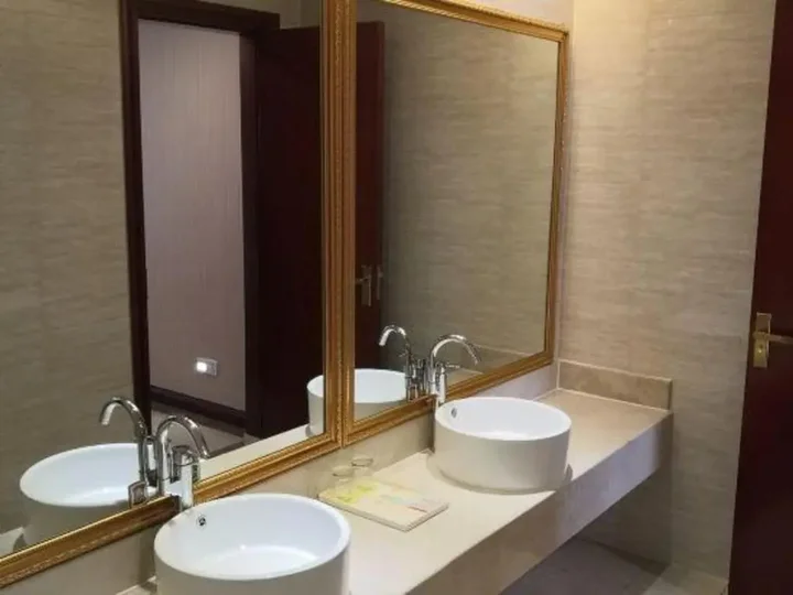 Фошань: Vienna Foshan Shunde Longjia Exhibition Center