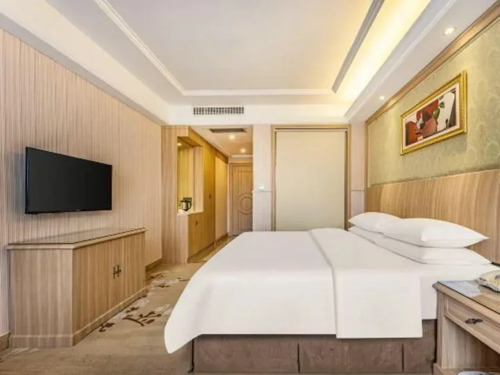Фошань: Vienna Foshan Shunde Longjia Exhibition Center
