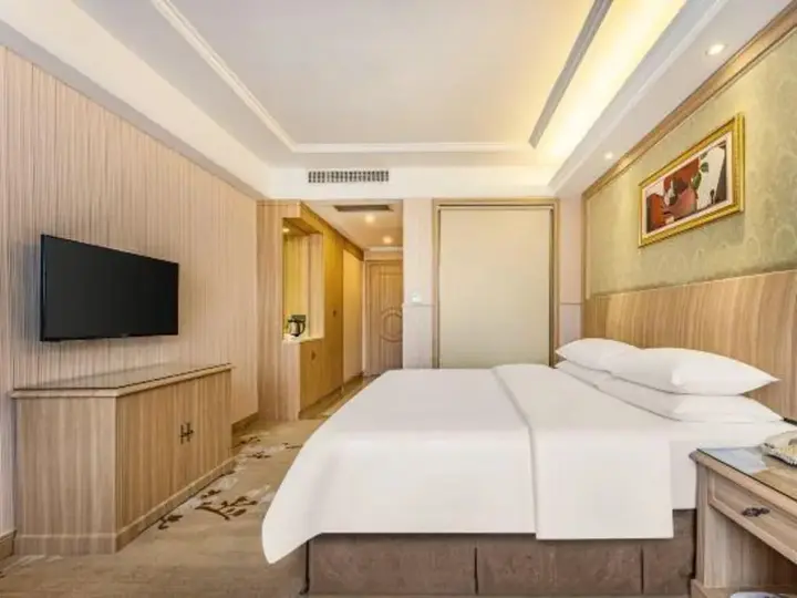 Фошань: Vienna Foshan Shunde Longjia Exhibition Center