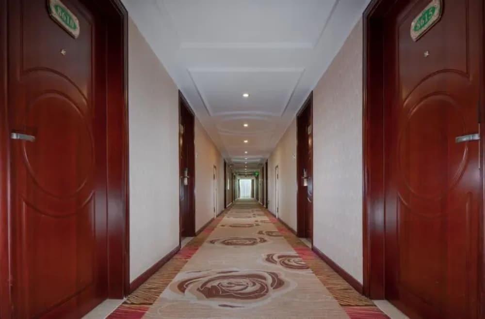 Наньнин: Vienna Hotel Guangxi Nanning Changhu Road Branch
