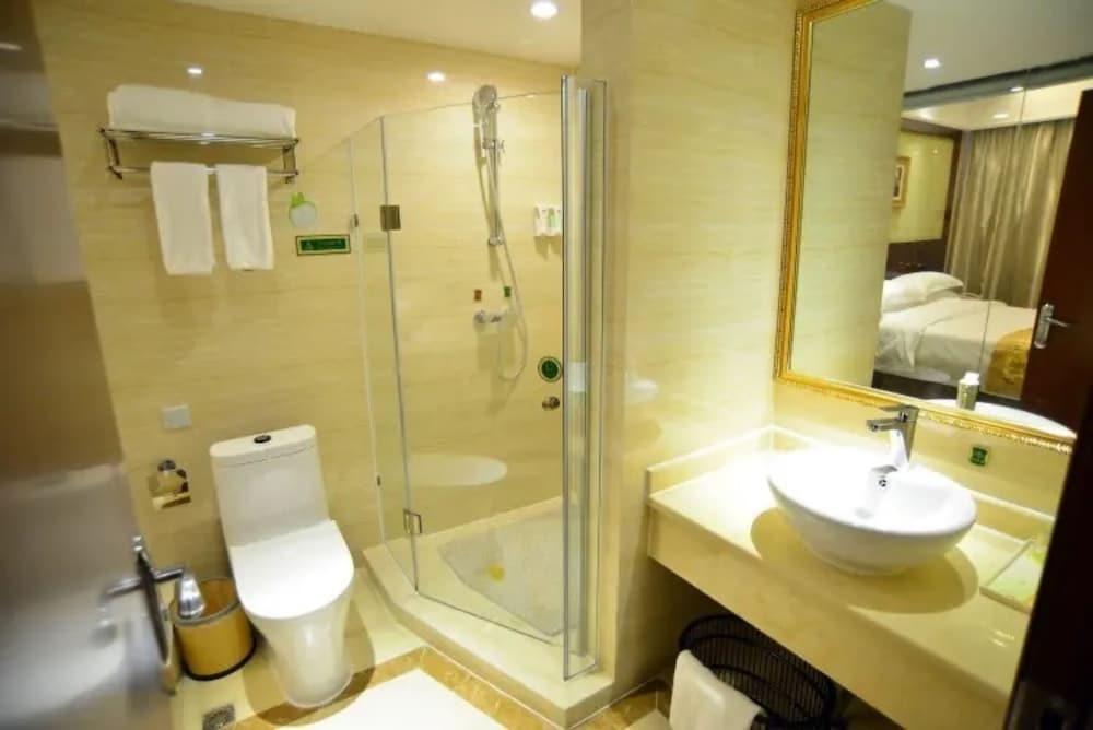 Наньнин: Vienna Hotel Guangxi Nanning Changhu Road Branch
