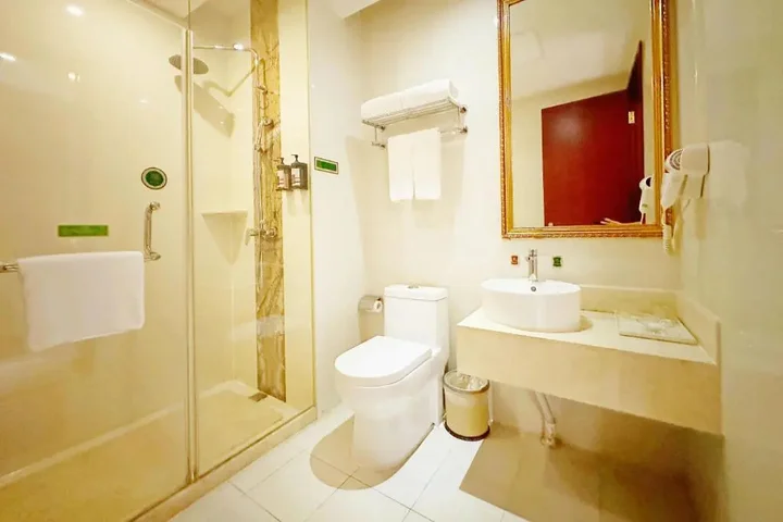 Шанхай: Vienna Hotel Shanghai Hongqiao Airport Center