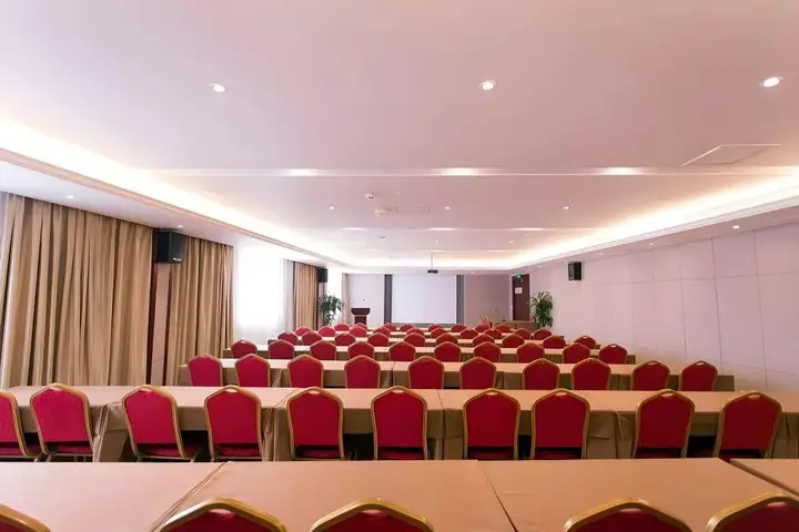 Шанхай: Vienna Hotel Shanghai Hongqiao Airport Center
