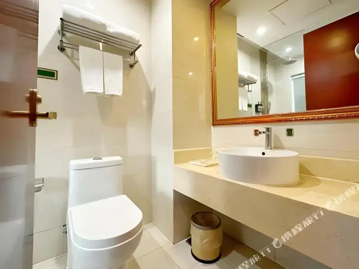 Шанхай: Vienna Hotel Shanghai Hongqiao Airport Center
