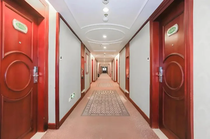 Шанхай: Vienna Hotel Shanghai Hongqiao Airport Center