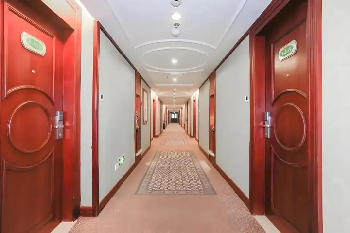 Шанхай: Vienna Hotel Shanghai Hongqiao Airport Center