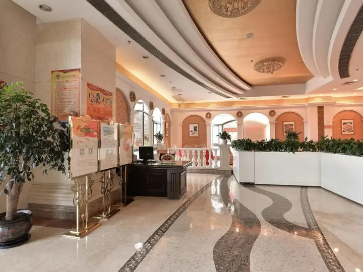 Шанхай: Vienna Hotel Shanghai Hongqiao Airport Center