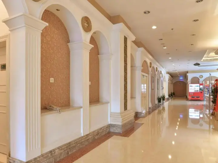 Шанхай: Vienna Hotel Shanghai Hongqiao Airport Center