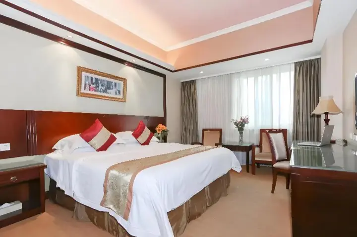 Шанхай: Vienna Hotel Shanghai Hongqiao Airport Center