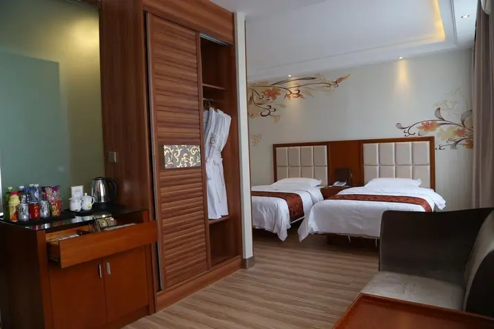 Иньчуань: Golden Moon Business Hotel