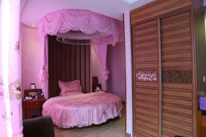 Иньчуань: Golden Moon Business Hotel