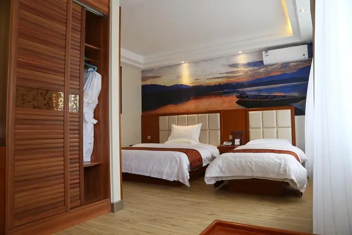Иньчуань: Golden Moon Business Hotel
