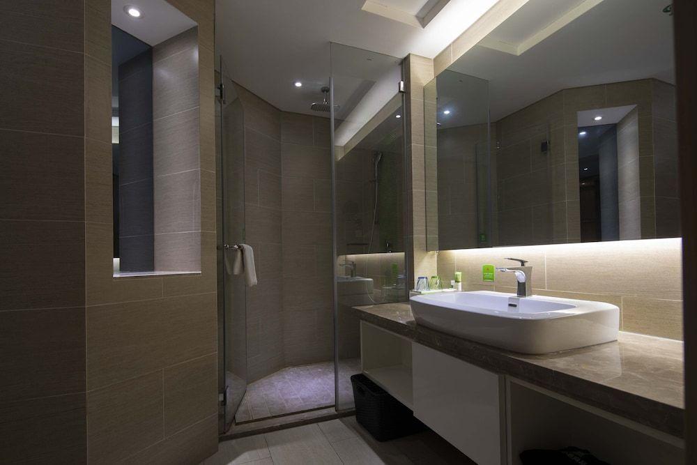 Наньтун: IBIS Styles NT WZ Intl Plz