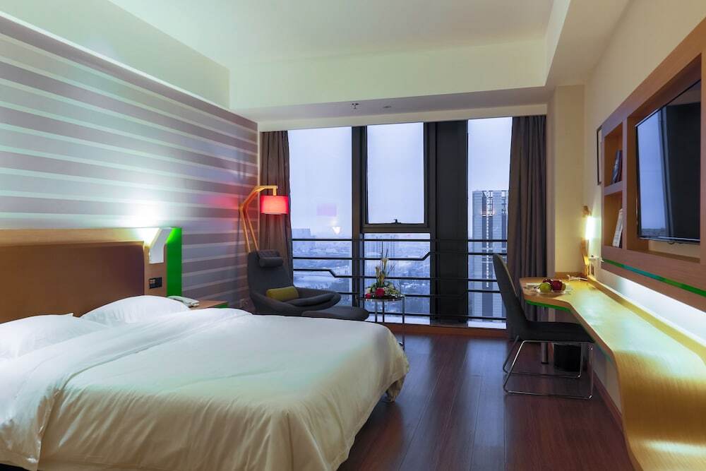 Наньтун: IBIS Styles NT WZ Intl Plz