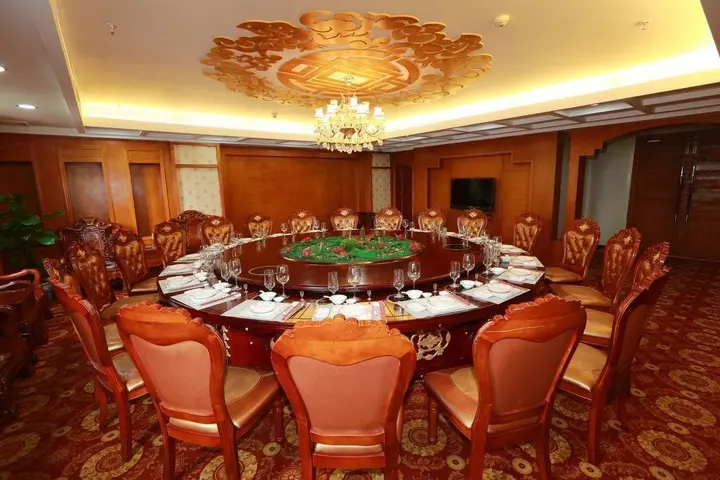 Циньчжоу: Qinzhou Jingtai Grand Hotel