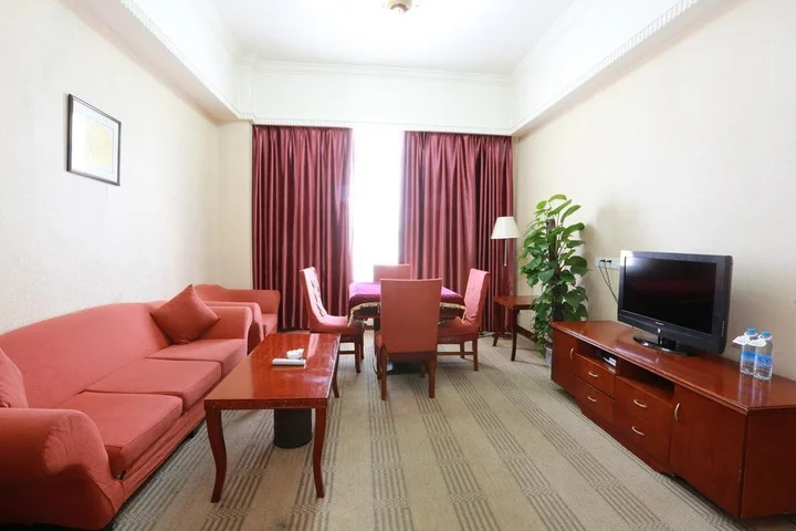 Циньчжоу: Qinzhou Jingtai Grand Hotel