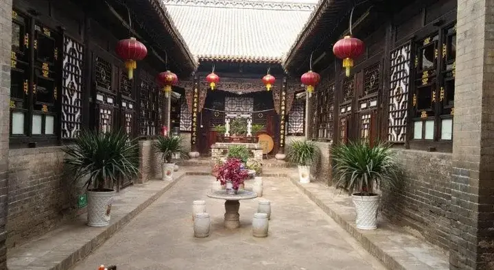 Цзиньчжун: Pingyao Jingyizhan Folk Inn
