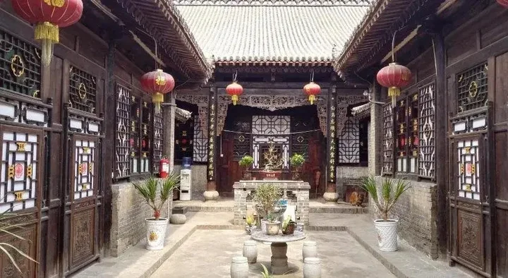 Цзиньчжун: Pingyao Jingyizhan Folk Inn