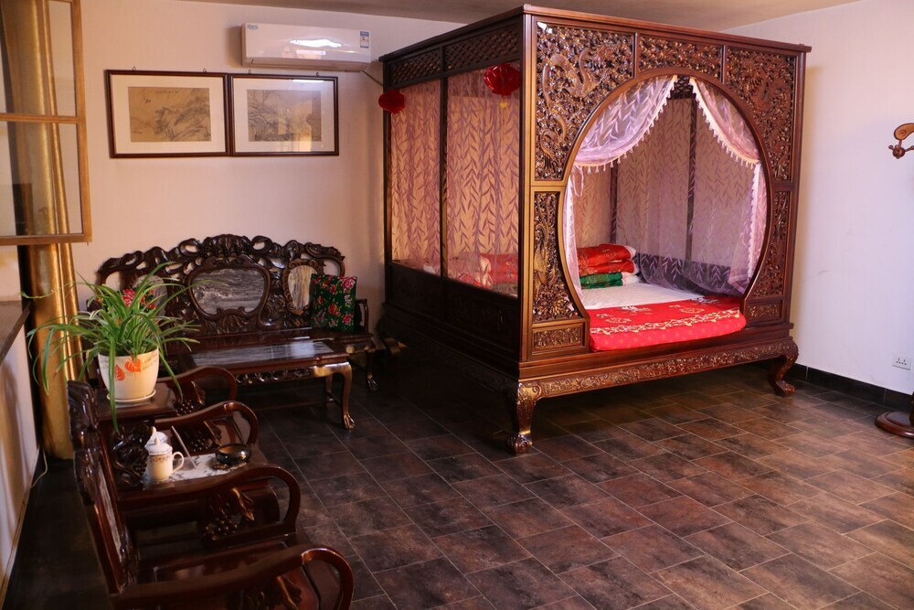 Цзиньчжун: Longyuan Inn