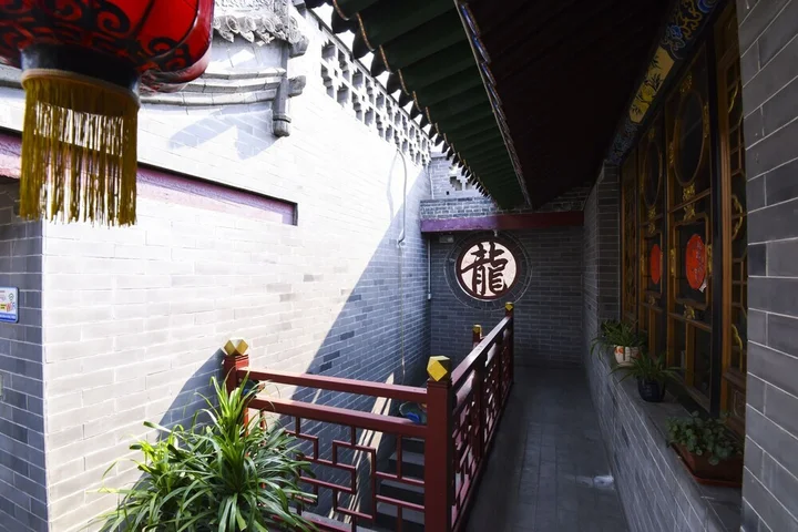 Цзиньчжун: Longyuan Inn