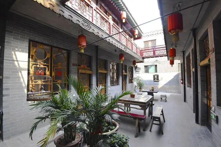 Цзиньчжун: Longyuan Inn