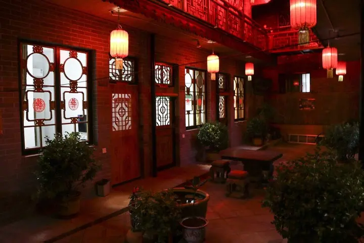 Цзиньчжун: Longyuan Inn