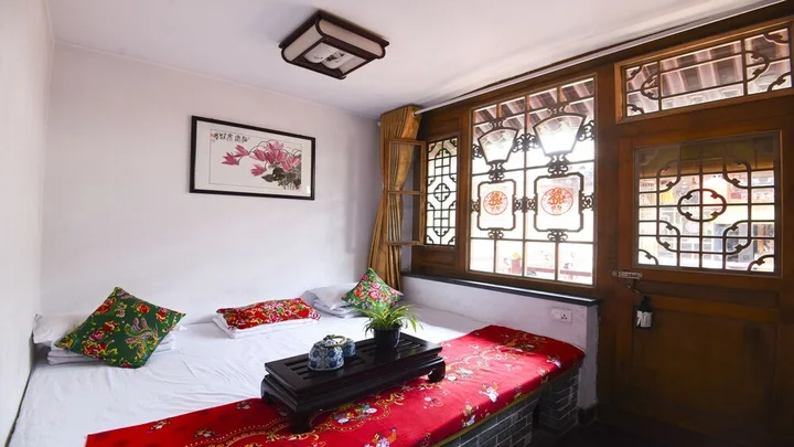 Цзиньчжун: Longyuan Inn