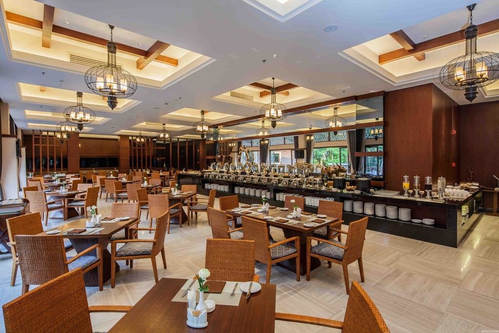 Учжишань: Wuzhishan Yatai Rainforest Resort Hotel
