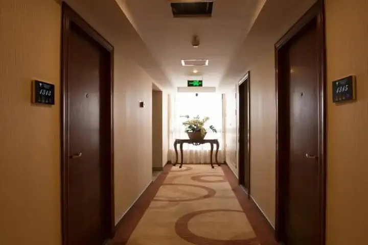 Chengdu Longhu Beach Hotel — фото 4