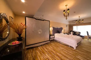 Чэнду: Chengdu Longhu Beach Hotel