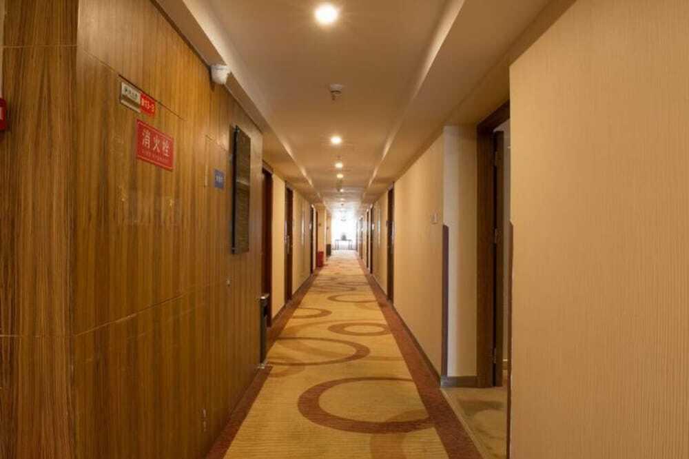 Чэнду: Chengdu Longhu Beach Hotel
