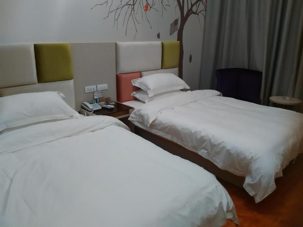 Чжэнчжоу: Twelve Months Fashion Hotel