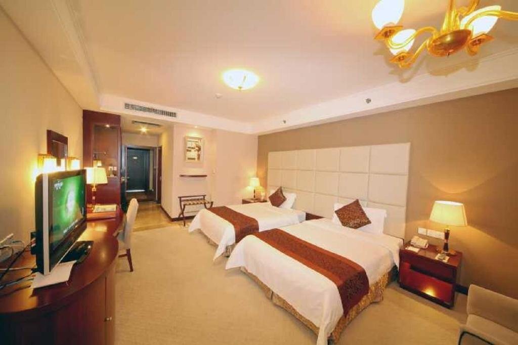 Аньцин: Seventh Fairy International Hotel