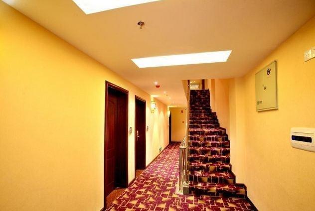 Синъи: Xingyi Yike Hotel
