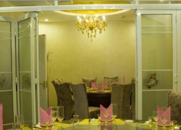 Чжунвэй: Huafeng Hotel