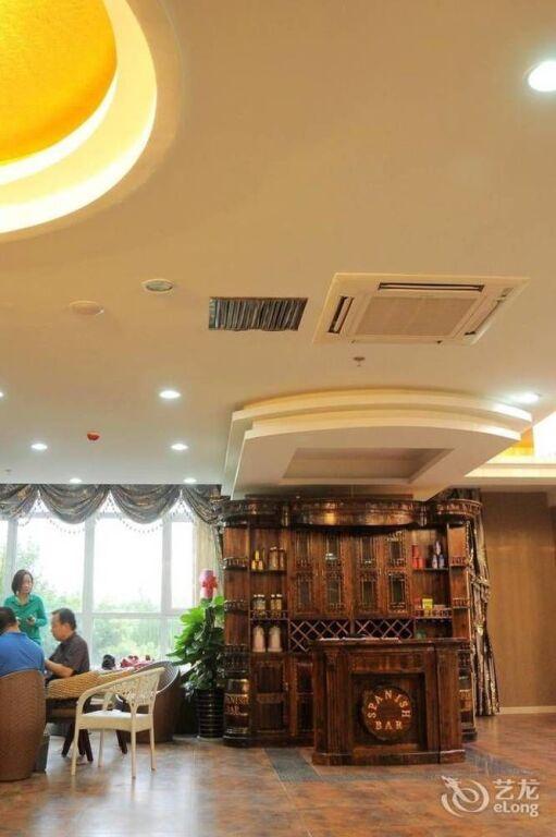 Чжунвэй: Longcheng Hotel