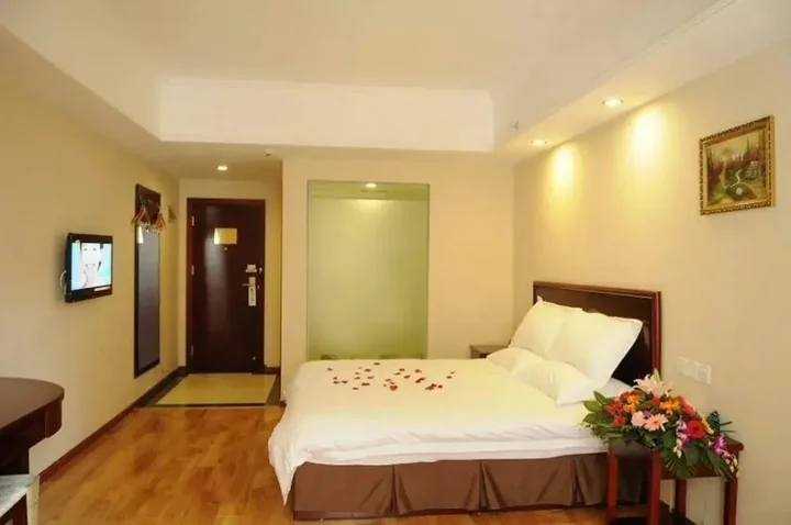 Чэнду: GreenTree Inn (Wukuai Branch)