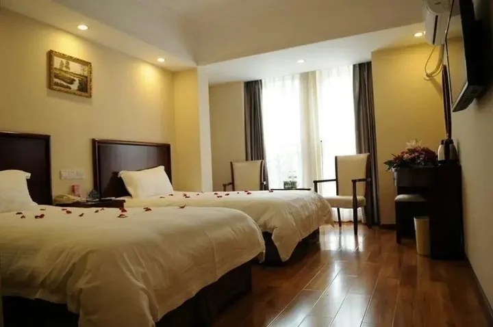 Чэнду: GreenTree Inn (Wukuai Branch)