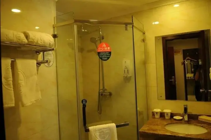 Чэнду: GreenTree Inn (Wukuai Branch)