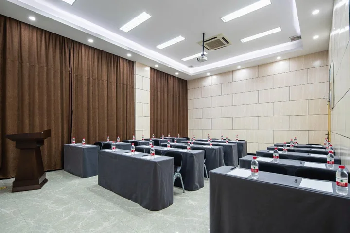 Лючжоу: City Comfort Inn Liuzhou Chengzhong Wanda Plaza
