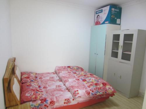 Синин: Xining Xiadu Yazhi Family Apartment