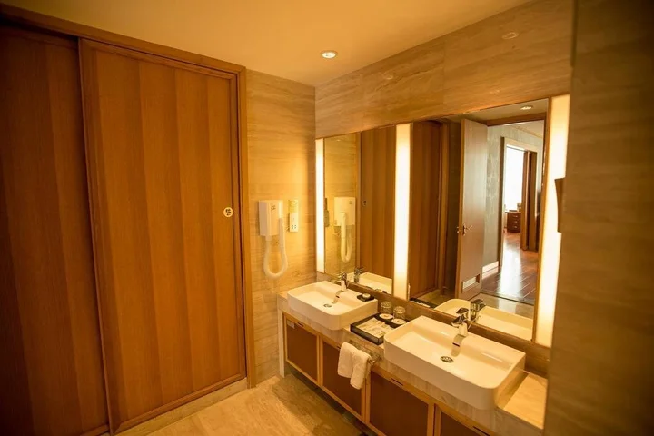 Таншань: Grand Metropark Hotel Violet Swan