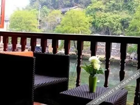 Сянси: Zixuan Pavilion Riverside Inn