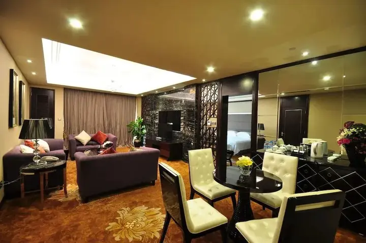 Юйлинь: Country Garden Phoenix Hotel Beiliu
